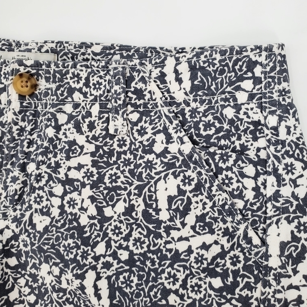 Abercrombie & Fitch Gray Floral Twill Shorts - Picture 2 of 8